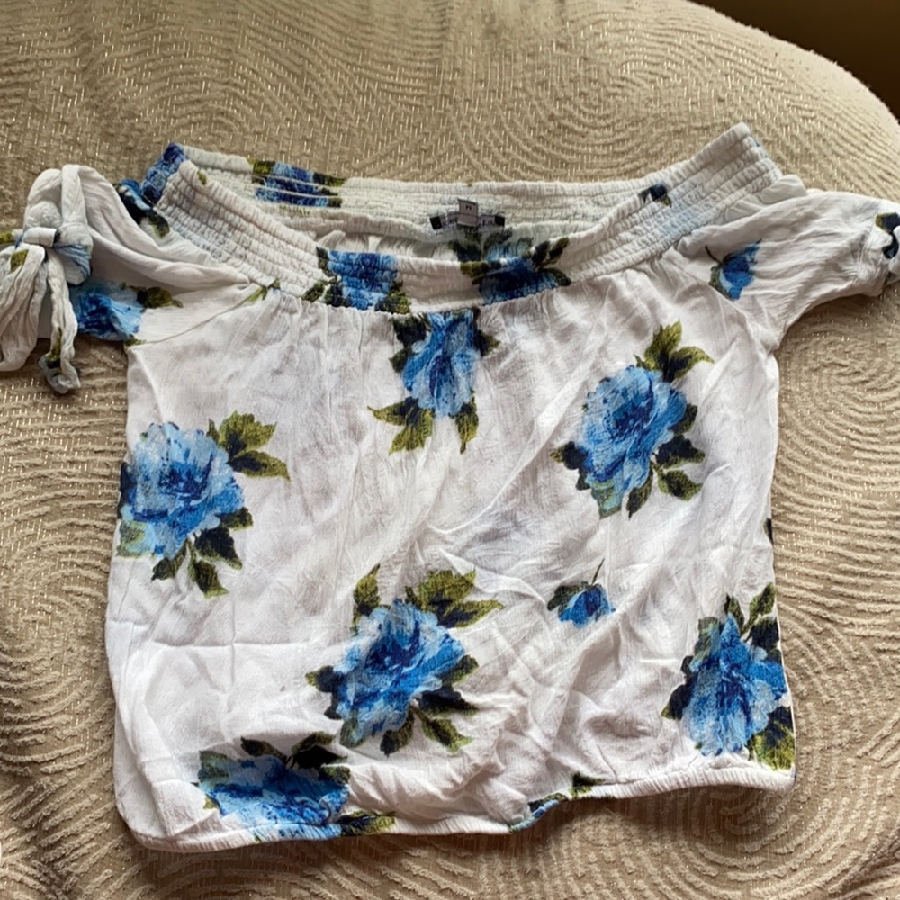 Kendall Kylie off shoulder top
